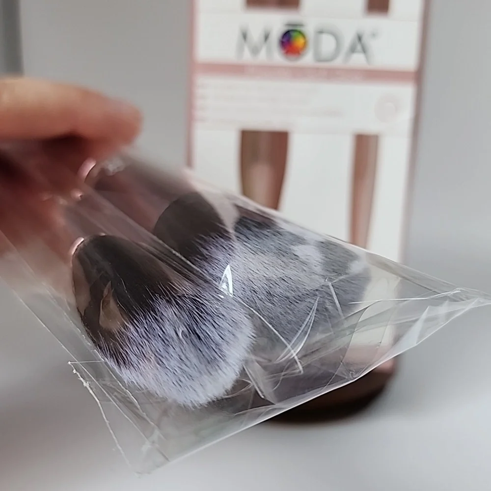 Moda Powder + Soft Glow Brush Set in Rose Gold